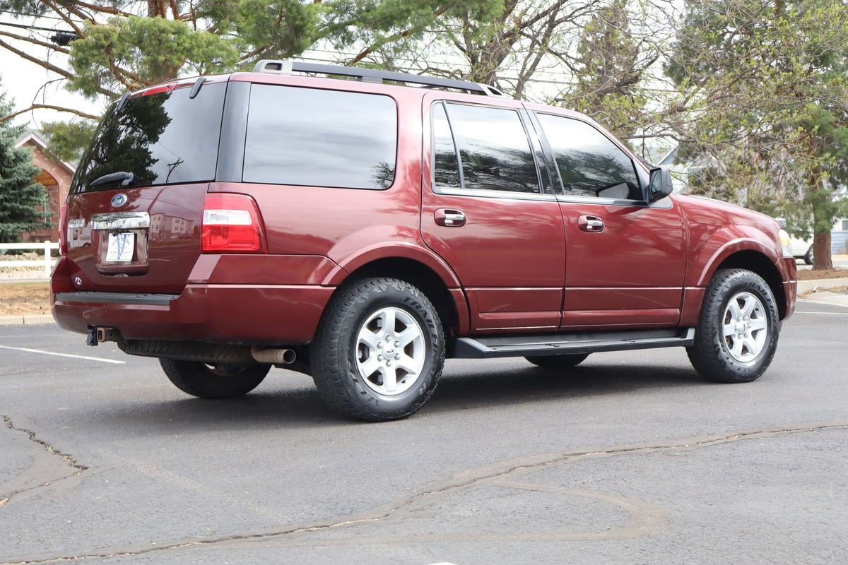 Used 2010 Ford Expedition XLT image 5