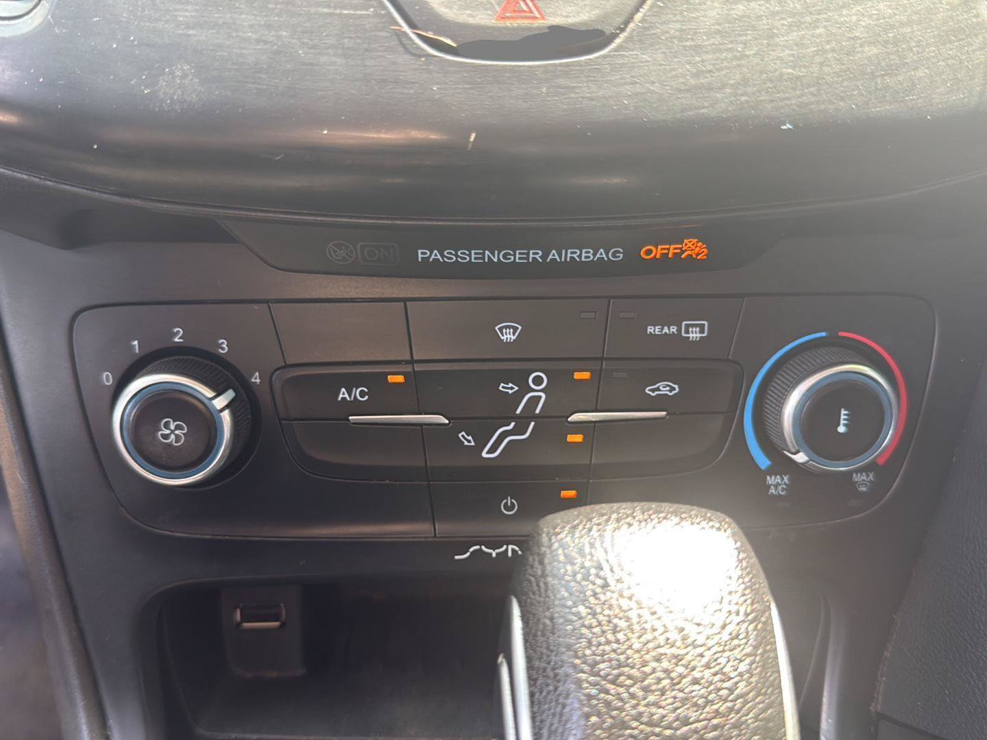 Used 2018 Ford Focus SE FWD image 24