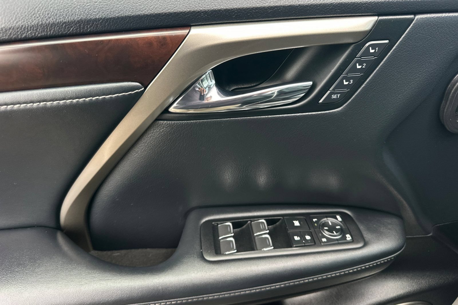 Used 2022 Lexus RX 450h AWD w/ Premium Package image 11