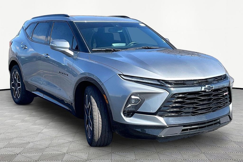 Used 2023 Chevrolet Blazer RS w/ Enhanced Convenience Package image 3