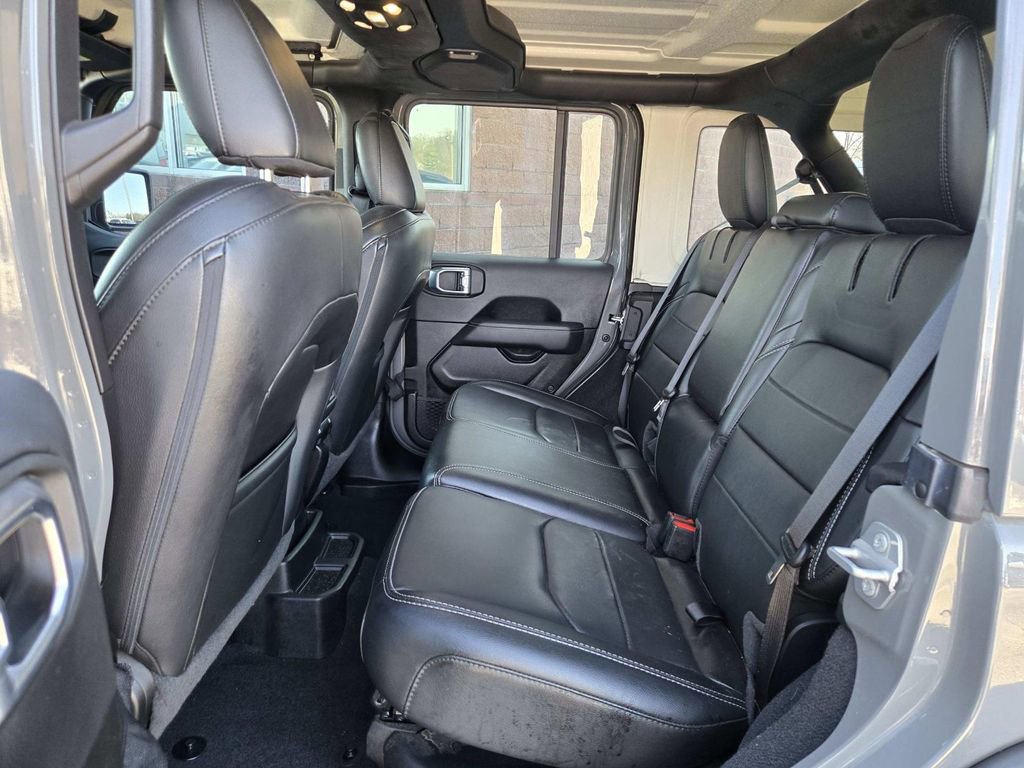 Used 2021 Jeep Wrangler Unlimited Sahara image 12