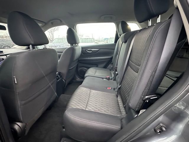 Used 2018 Nissan Rogue S image 29