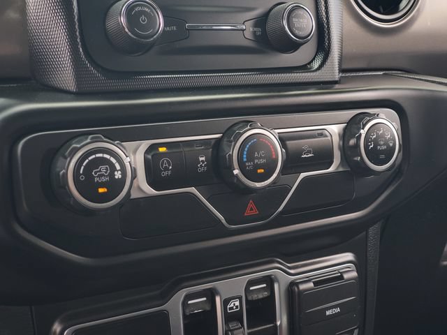 Used 2021 Jeep Gladiator Sport AWD/4WD image 19