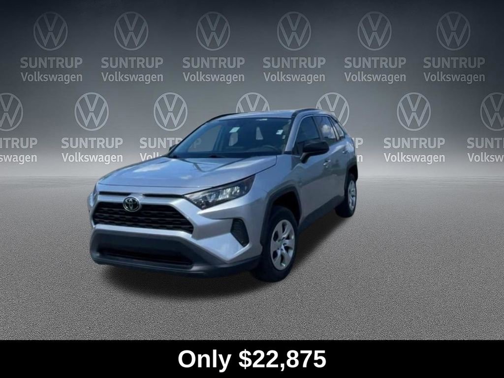 Used 2020 Toyota RAV4 LE FWD image 4