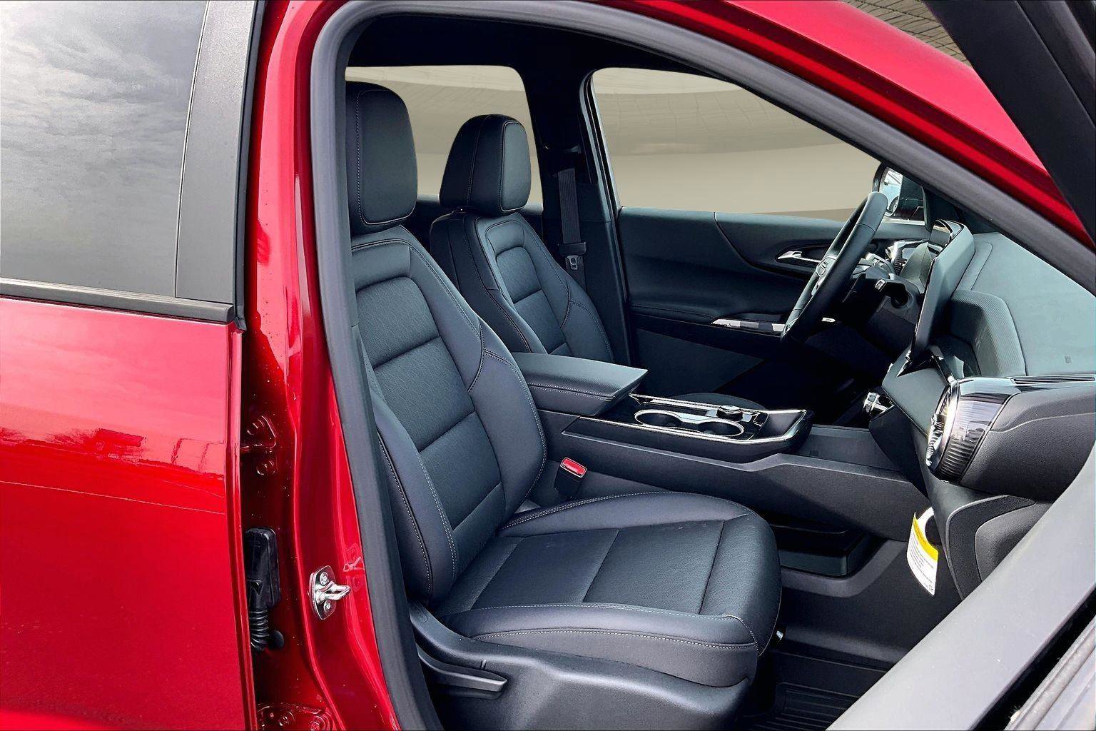New 2026 Chevrolet Equinox LT w/ Convenience Package II AWD/4WD image 12