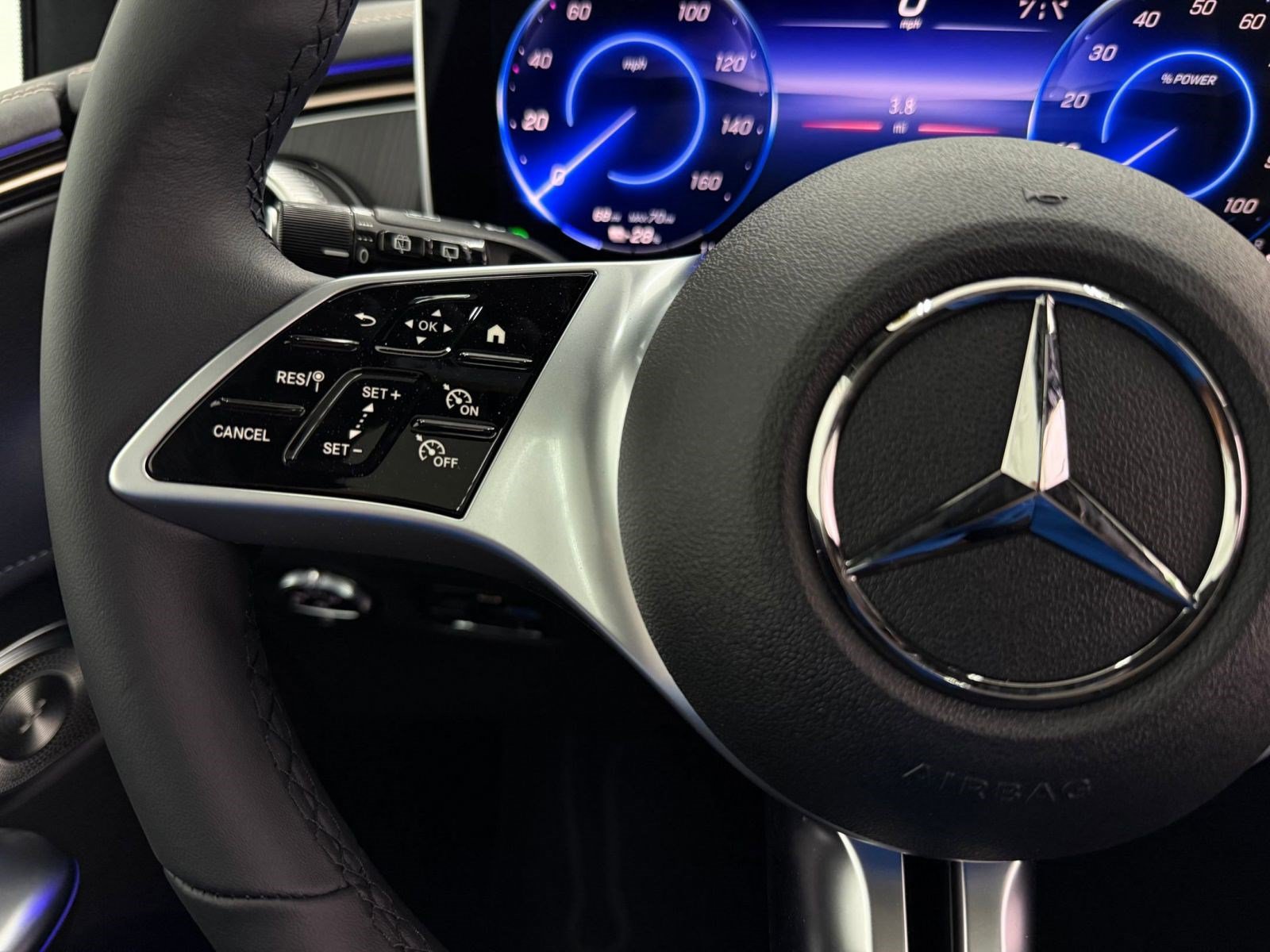 New 2026 Mercedes-Benz EQE 320 4MATIC SUV image 15