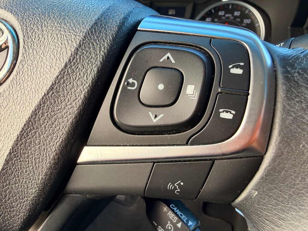 Used 2015 Toyota Camry SE image 17