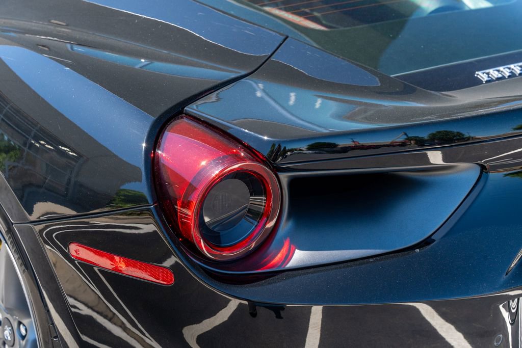 Used 2019 Ferrari 488 GTB RWD image 21