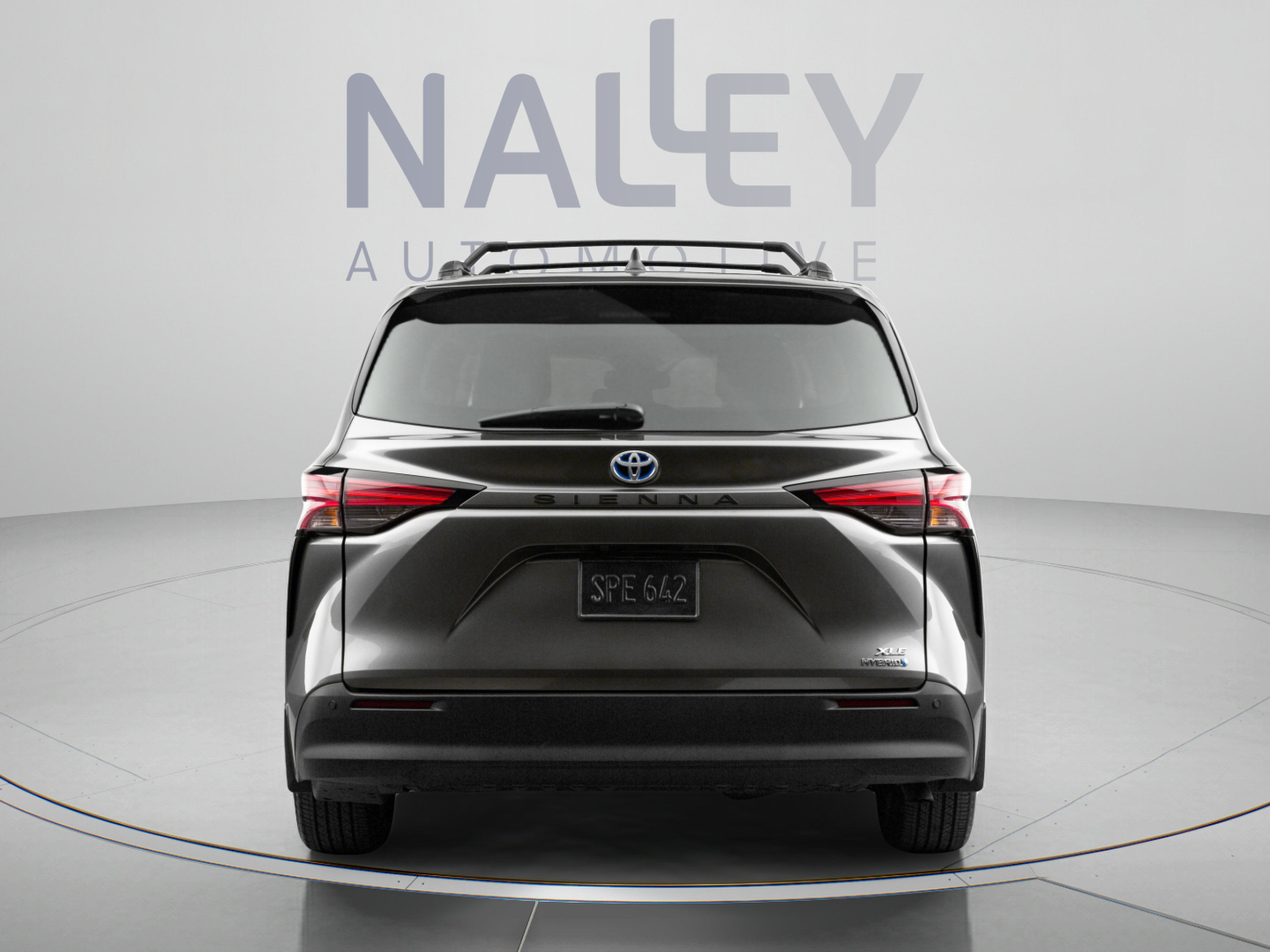 Used 2023 Toyota Sienna XLE FWD image 7