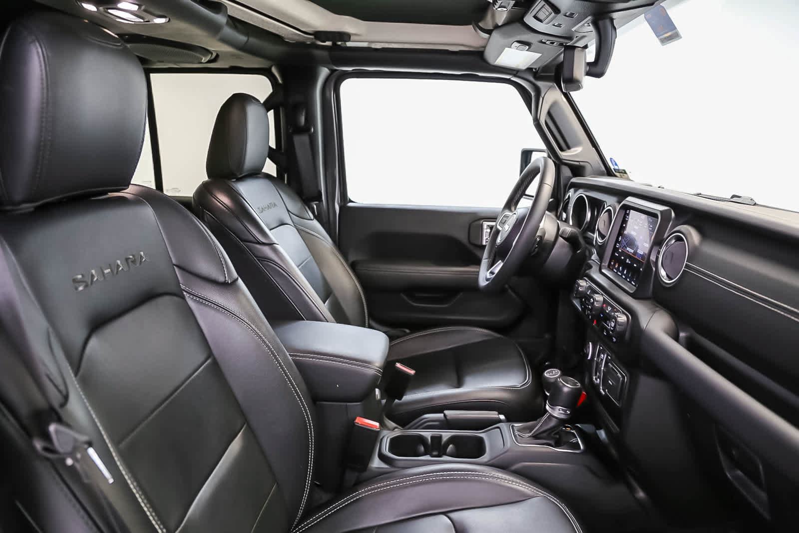 Used 2023 Jeep Wrangler Unlimited Sahara AWD/4WD image 22