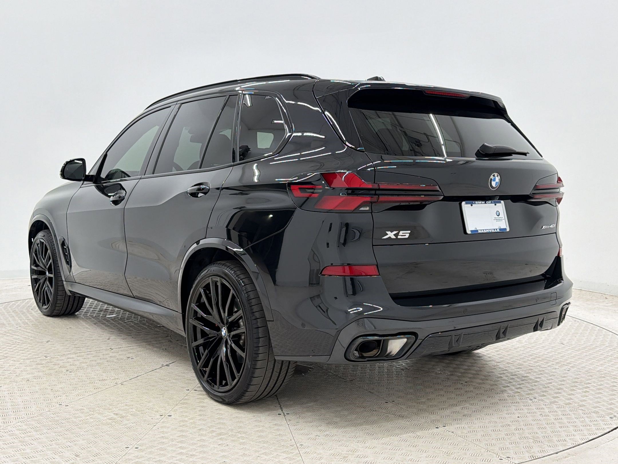 Certified 2026 BMW X5 xDrive40i w/ M Sport Package image 3