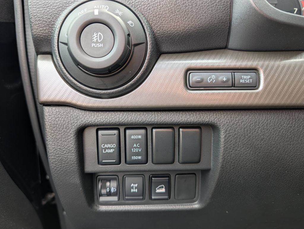 Used 2024 Nissan Titan PRO-4X w/ Pro-4x Convenience Package AWD/4WD image 30