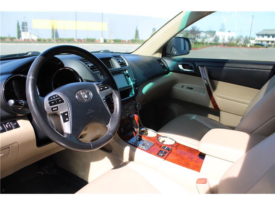 Used 2013 Toyota Highlander Limited image 9
