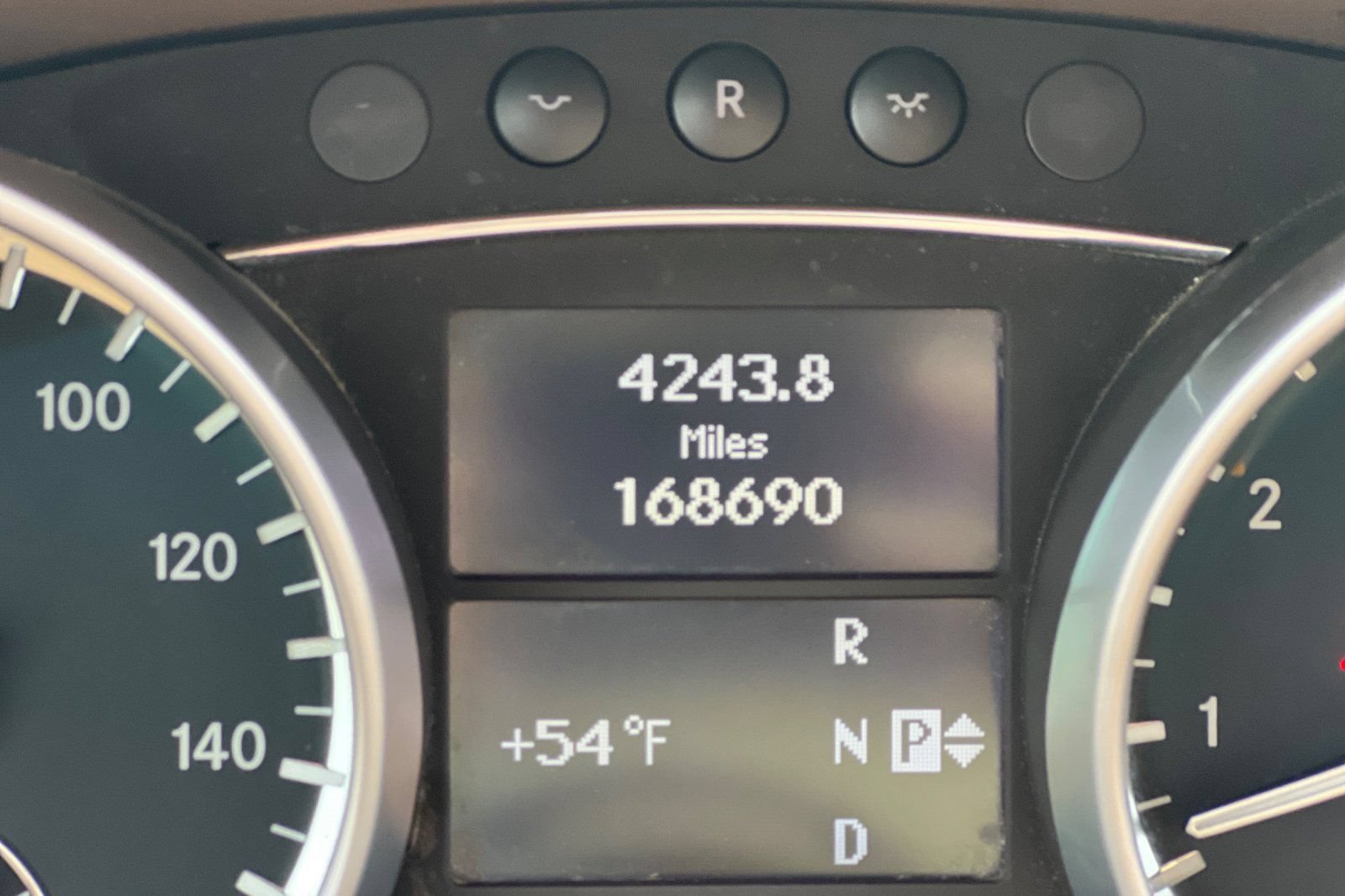 Used 2012 Mercedes-Benz GL 450 4MATIC image 24