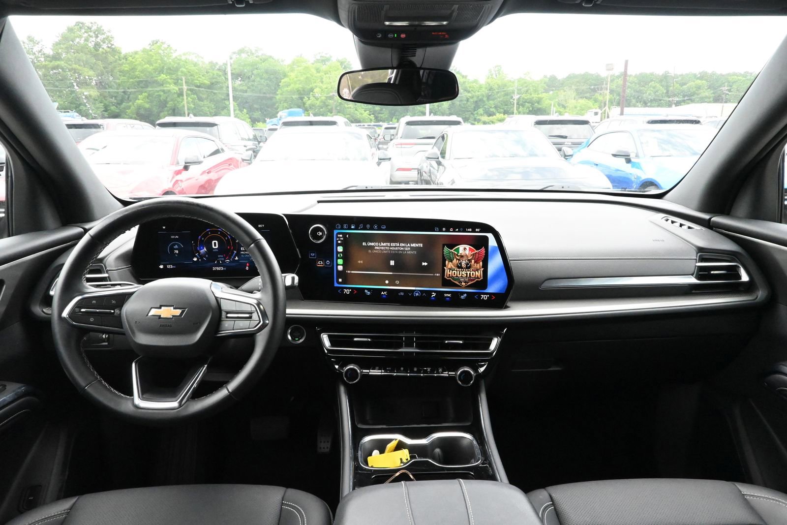 Used 2025 Chevrolet Traverse LT FWD image 32