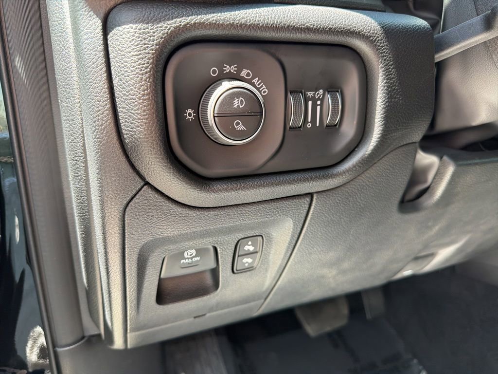 Used 2025 RAM 1500 Laramie w/ Trailer Tow Group AWD/4WD image 8