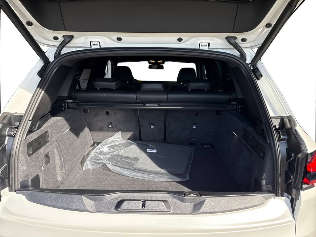 New 2026 BMW X5 sDrive40i image 13
