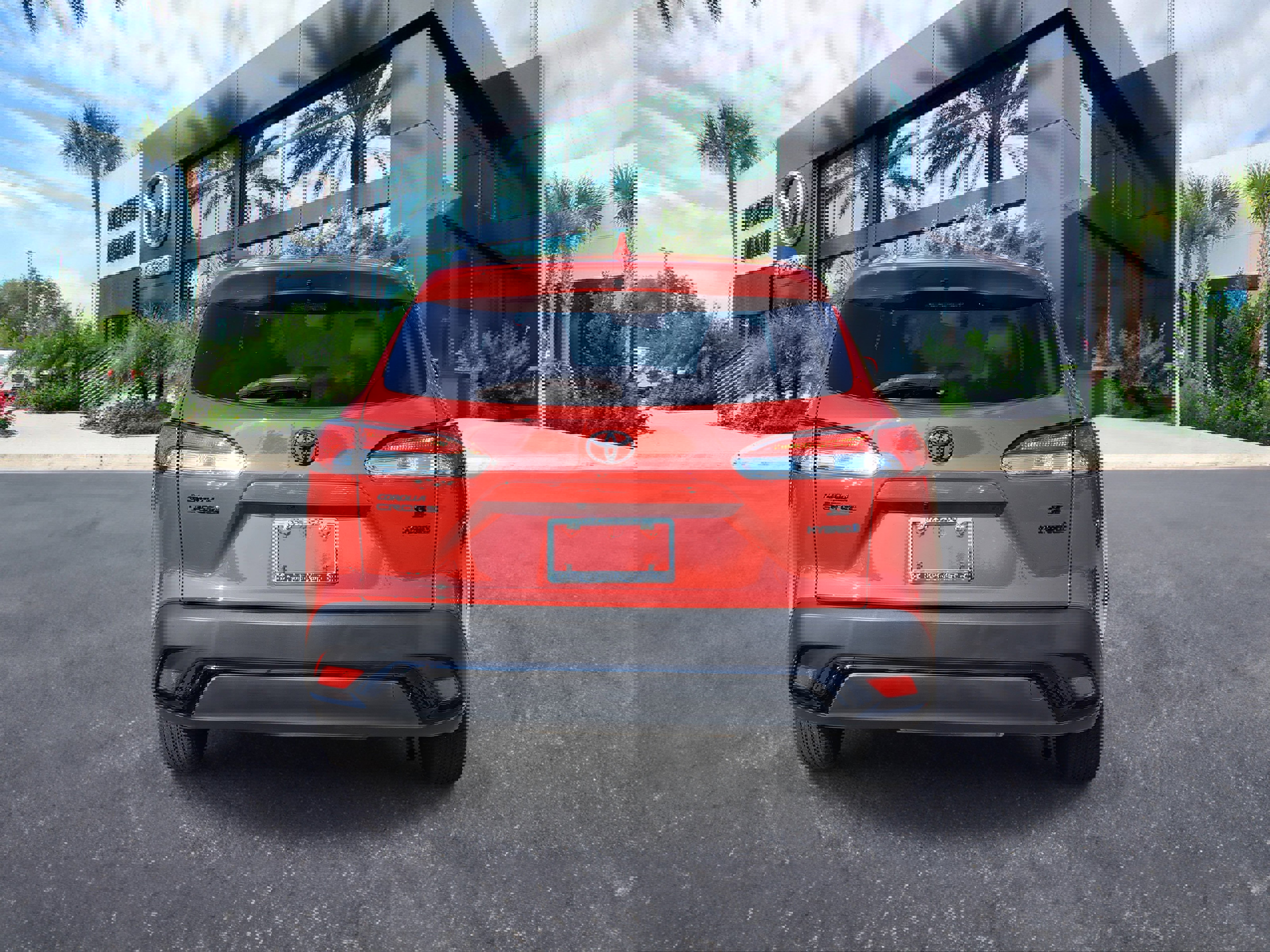 Used 2023 Toyota Corolla Cross SE image 4