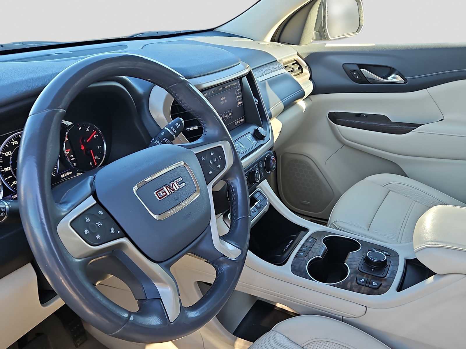 Used 2020 GMC Acadia Denali image 10