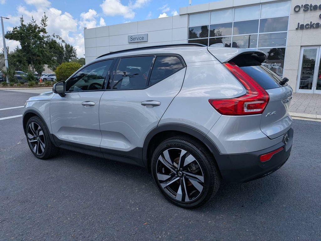 Certified 2023 Volvo XC40 B5 Ultimate w/ Climate Package AWD/4WD image 4