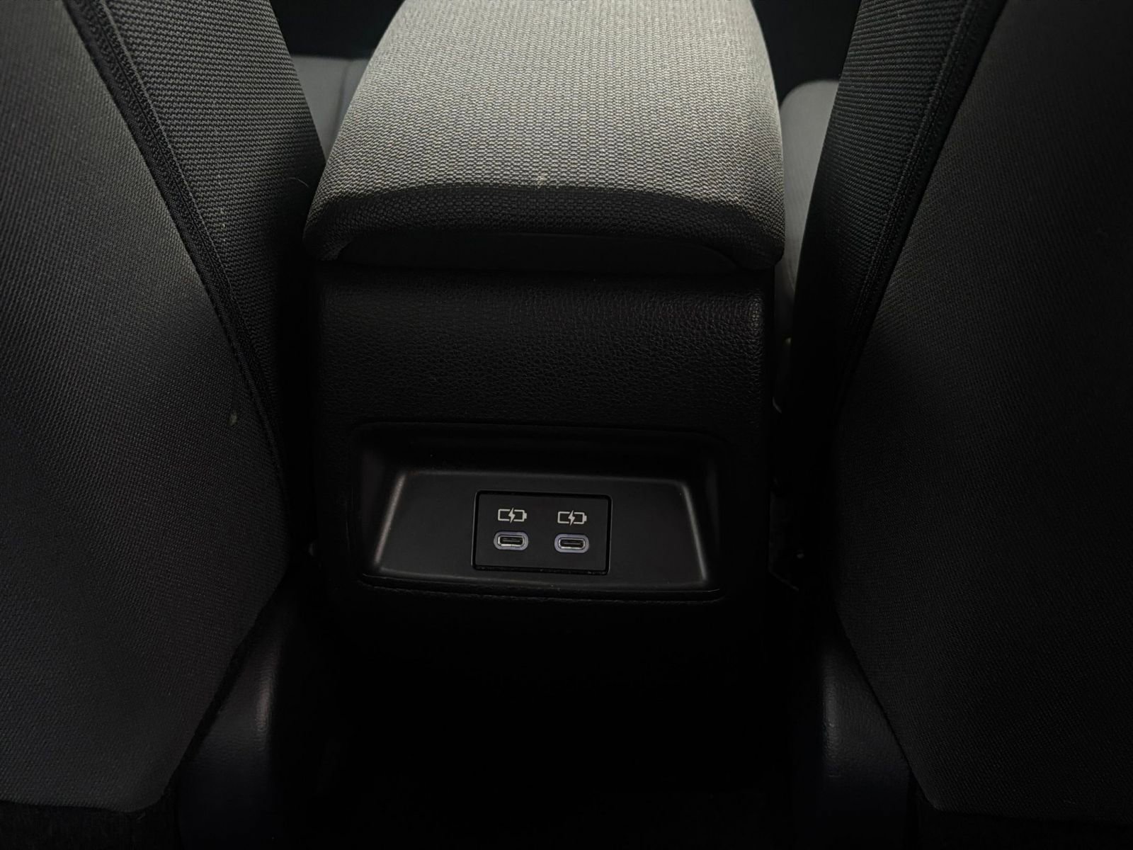 Used 2025 Toyota Corolla LE image 28