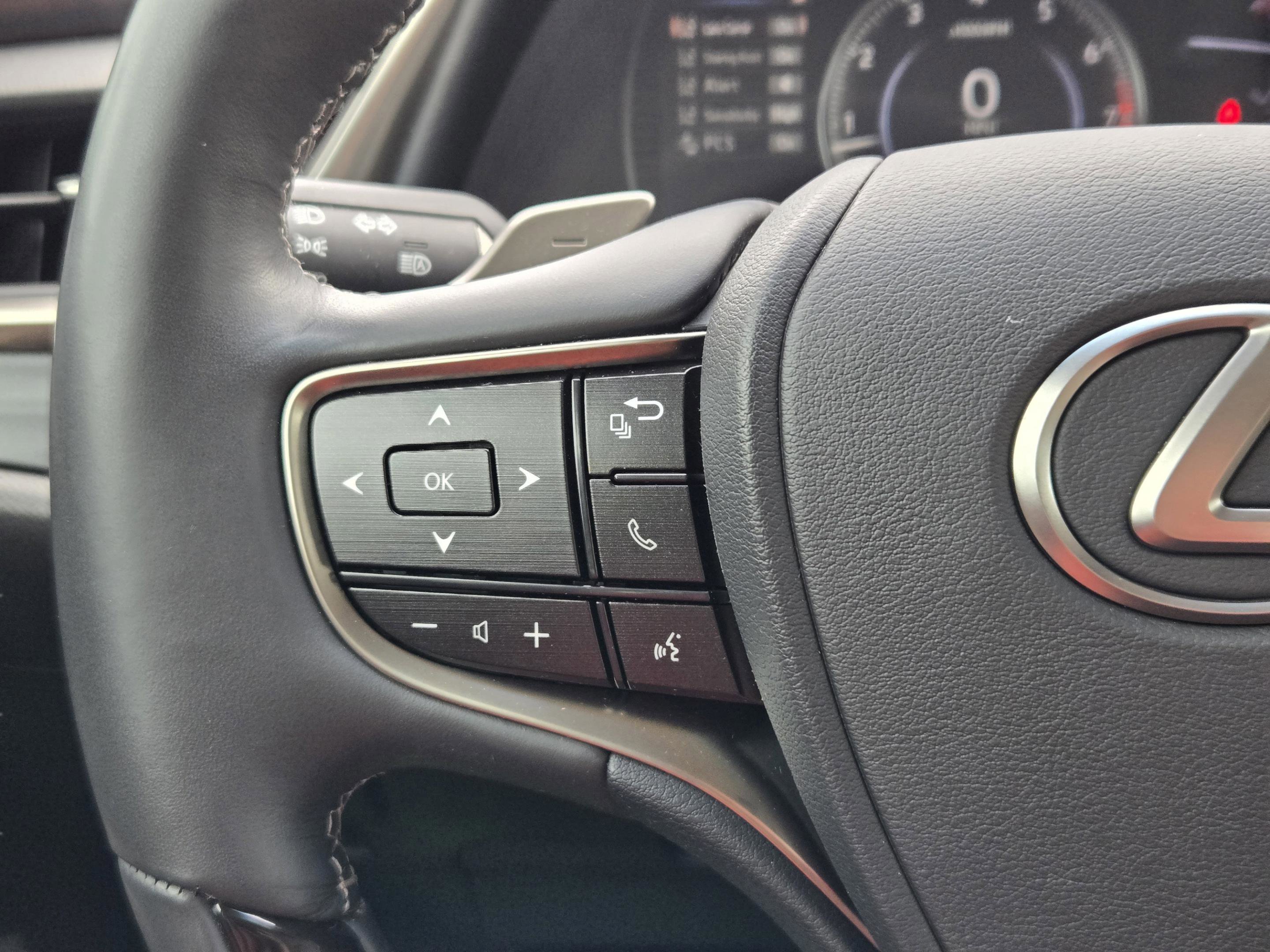 Used 2020 Lexus ES 350 w/ Premium Package image 30