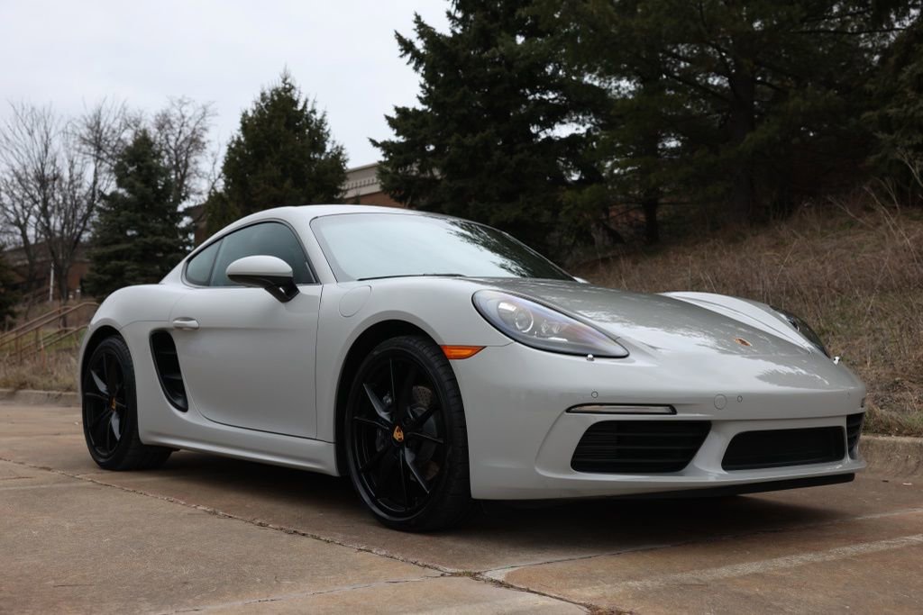 Used 2025 Porsche 718 Cayman image 18