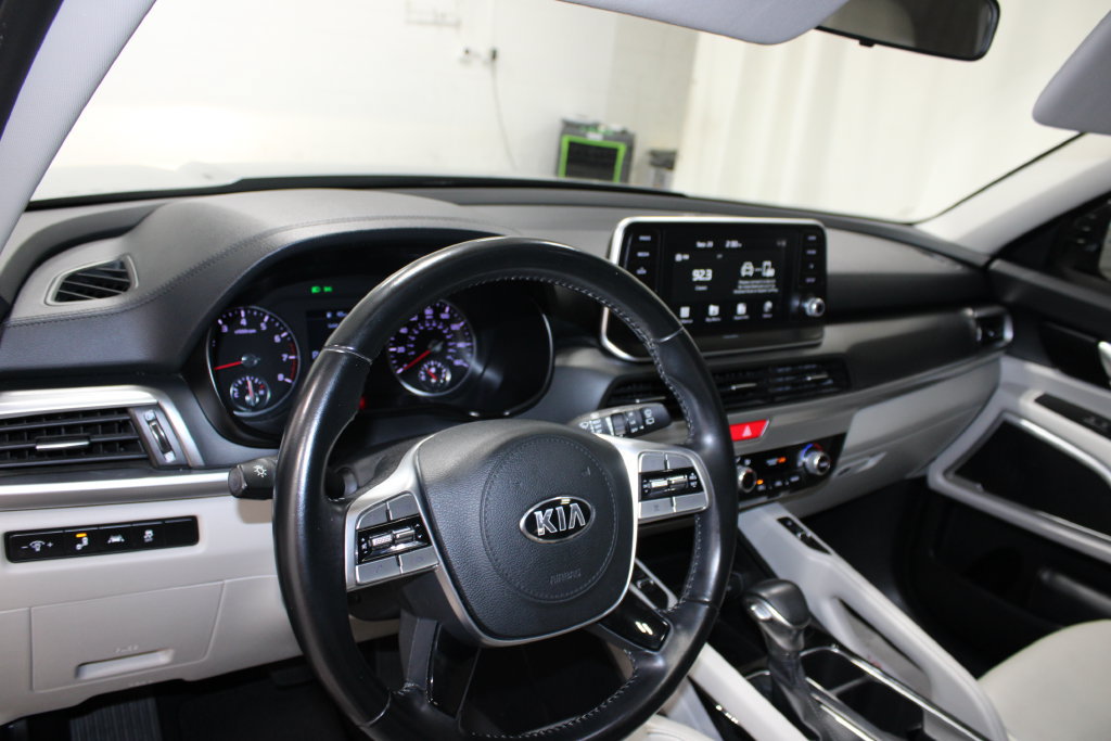 Used 2020 Kia Telluride S FWD image 26