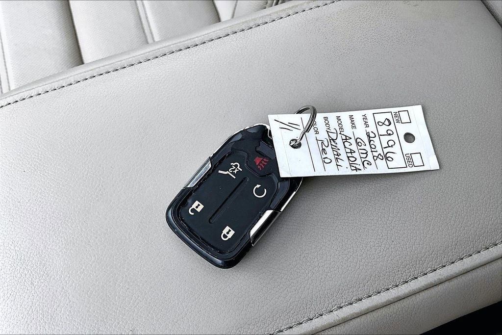Used 2018 GMC Acadia Denali w/ Technology Package AWD/4WD image 35