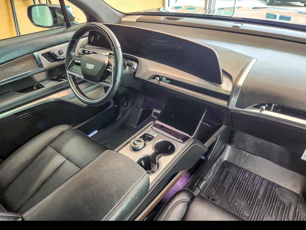 Certified 2026 Cadillac Vistiq Sport w/ LPO, Floor Liner Package AWD/4WD image 27