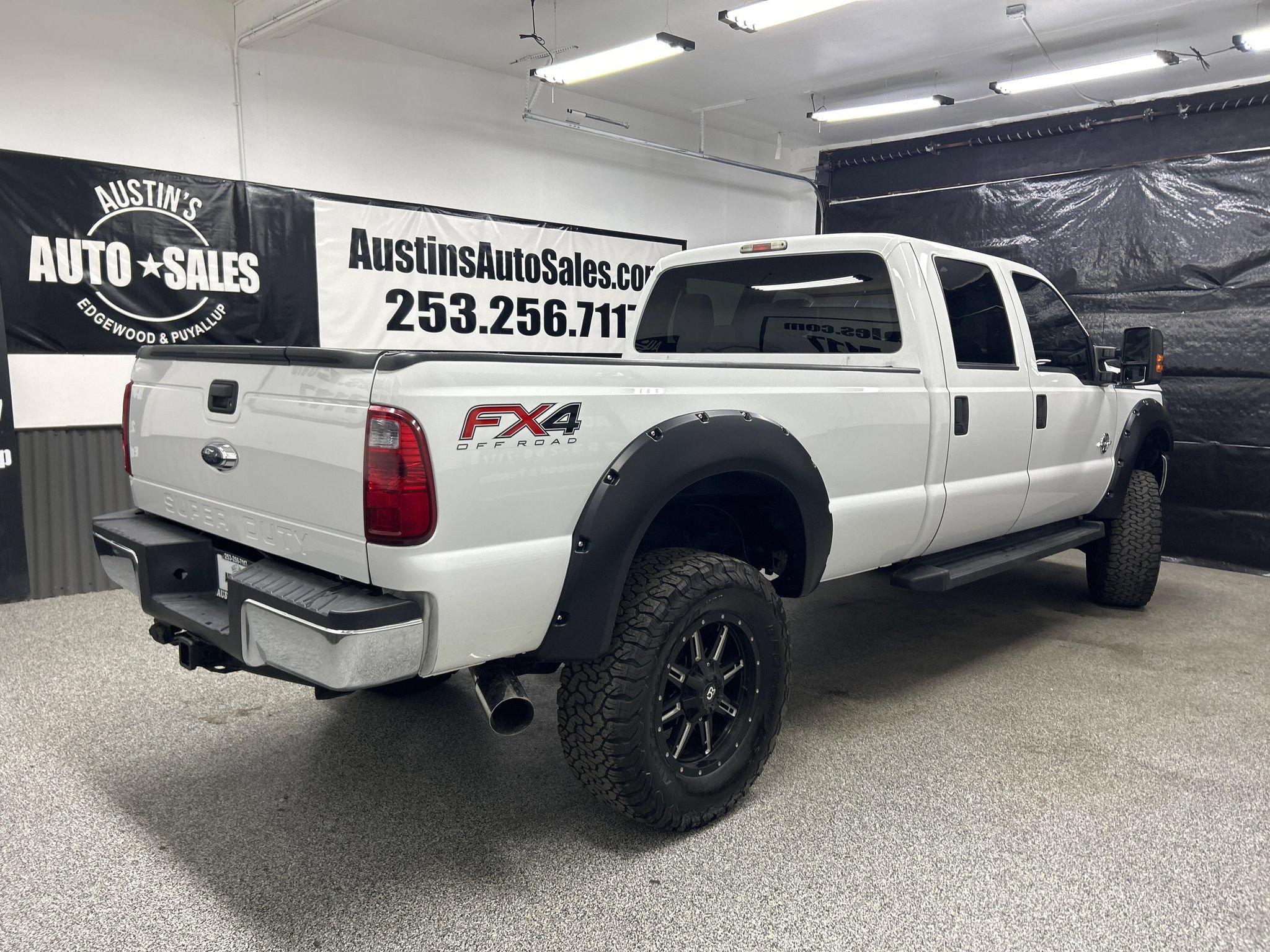 Used 2016 Ford F250 XLT w/ FX4 Off-Road Package AWD/4WD image 6