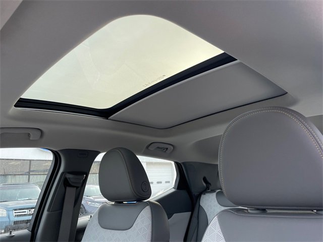 Used 2023 Chevrolet Bolt EUV Premier w/ Sun & Sound Package image 16