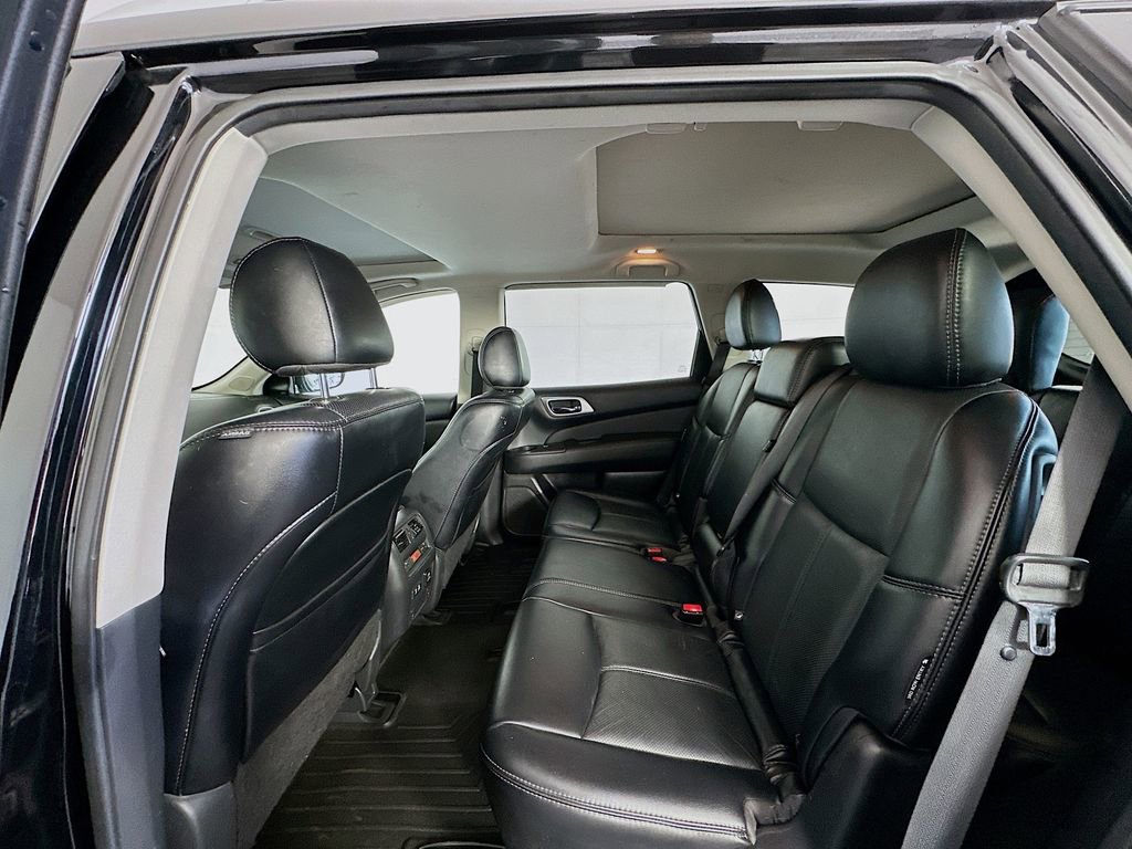Used 2019 Nissan Pathfinder Platinum image 25