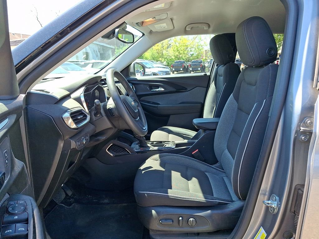 Used 2023 Chevrolet TrailBlazer LT w/ Convenience Package AWD/4WD image 13