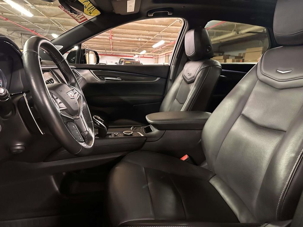 Used 2023 Cadillac XT5 Sportv w/ Technology Package image 16