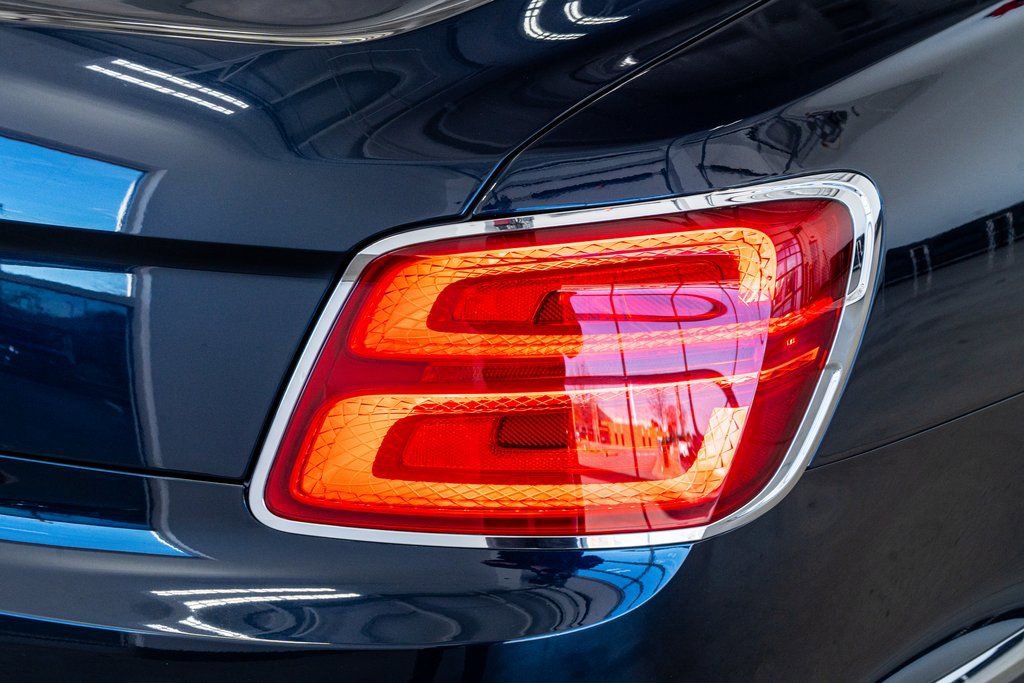 Used 2020 Bentley Flying Spur W12 image 29