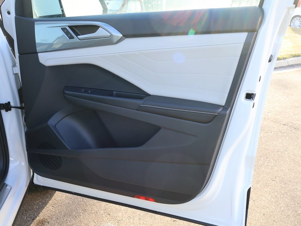 New 2026 Volkswagen Taos SEL AWD/4WD image 44