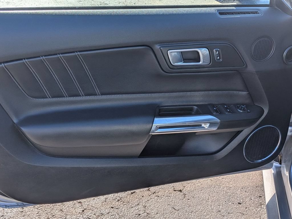Used 2023 Ford Mustang Convertible RWD image 13