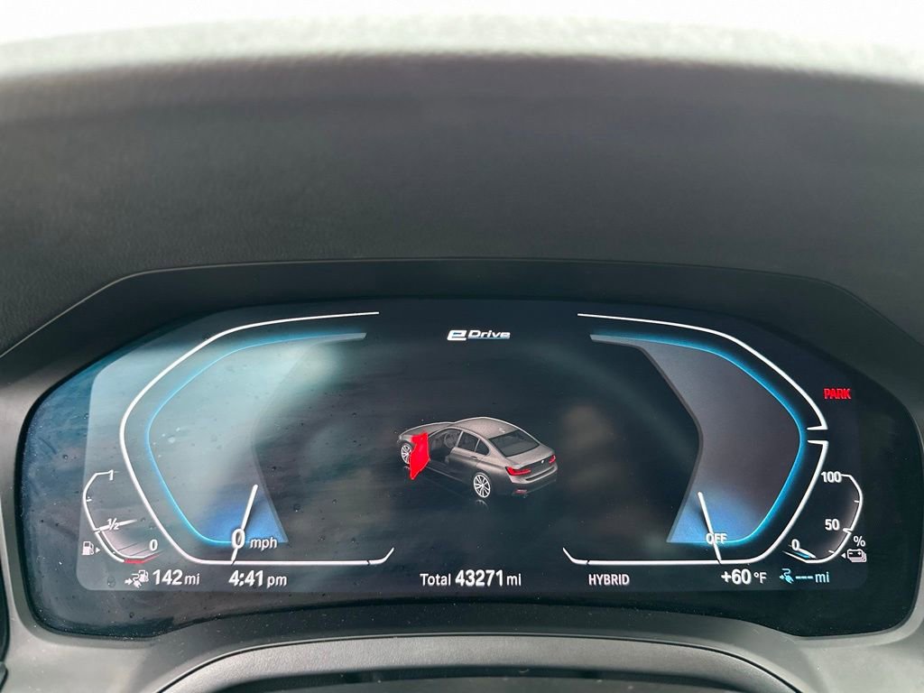 Used 2021 BMW 330e xDrive w/ Premium Package image 31