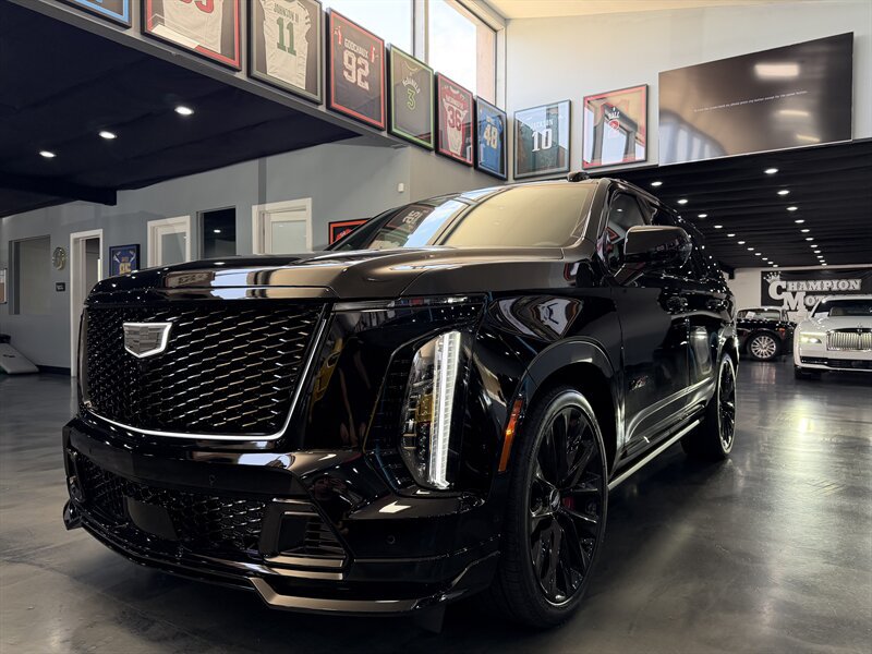Used 2026 Cadillac Escalade V w/ LPO, ONYX Package AWD/4WD image 1