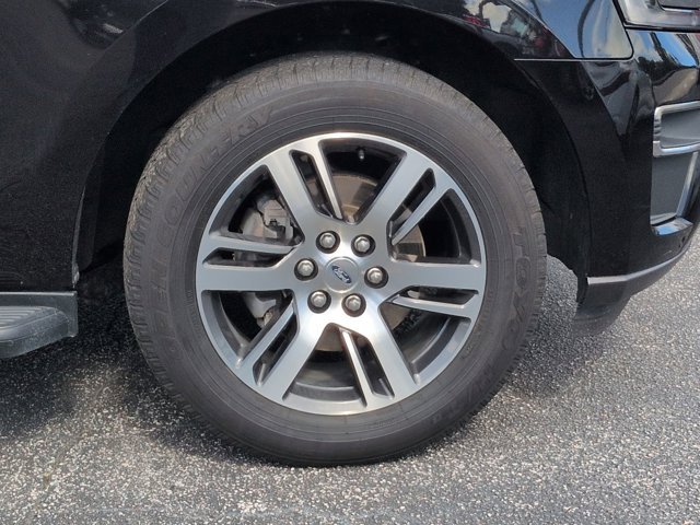 Used 2024 Ford Expedition Limited image 12