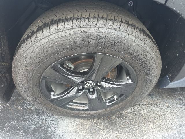 Used 2022 Toyota Highlander LE image 14