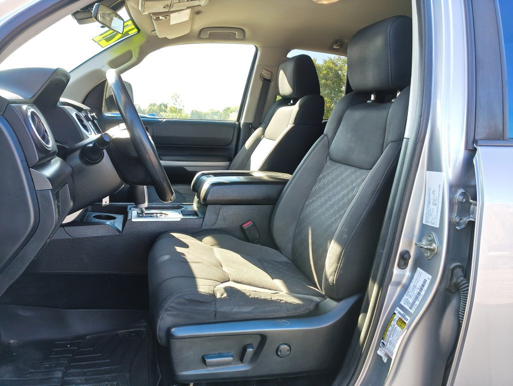 Used 2021 Toyota Tundra SR5 AWD/4WD image 4