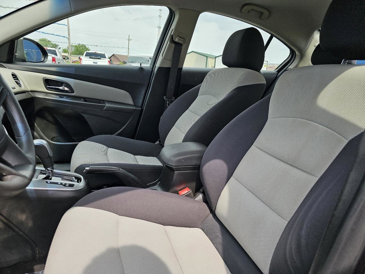 Used 2015 Chevrolet Cruze LS FWD image 7