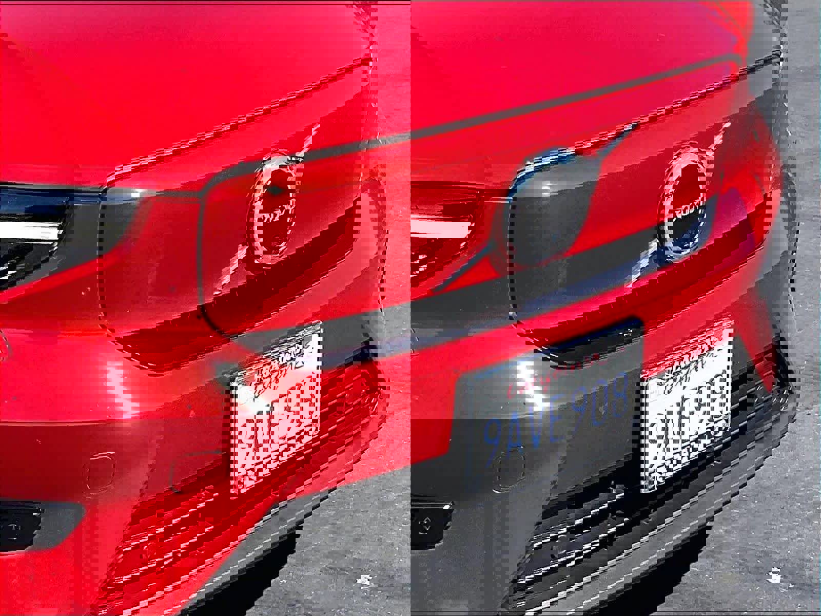 Used 2022 Volvo C40 P8 Recharge Ultimate image 33