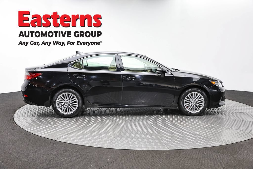 Used 2015 Lexus ES 350 w/ Luxury Package FWD image 4