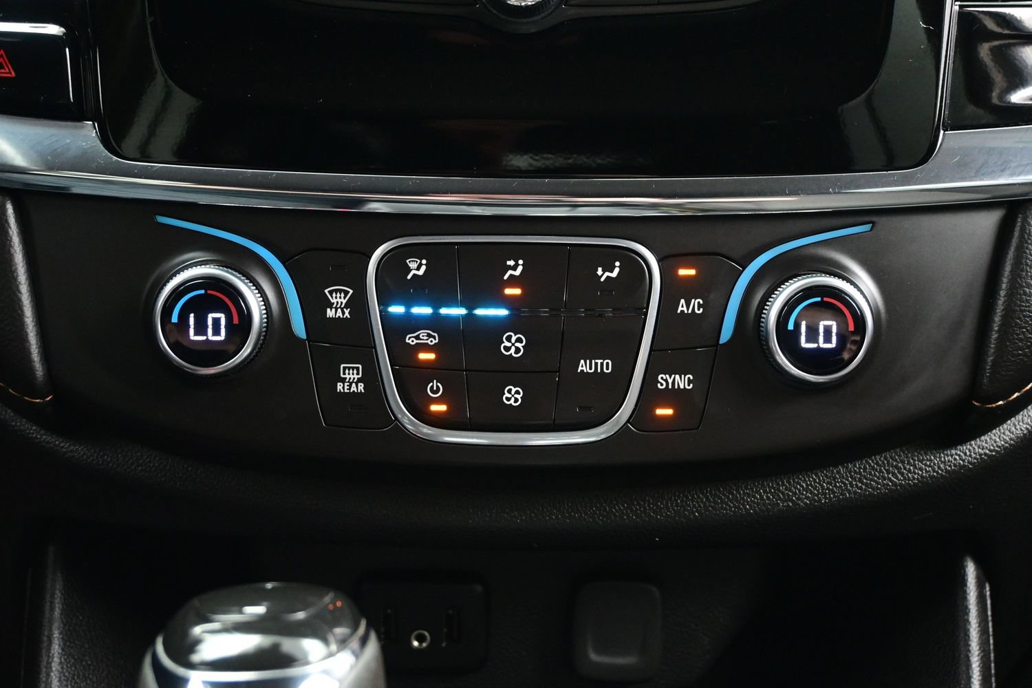 Used 2018 Chevrolet Traverse LS FWD image 23
