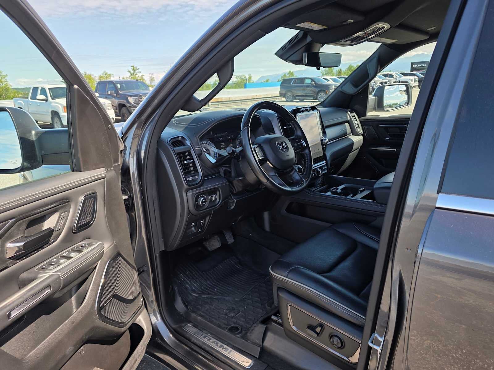Used 2022 RAM 1500 Limited AWD/4WD image 18
