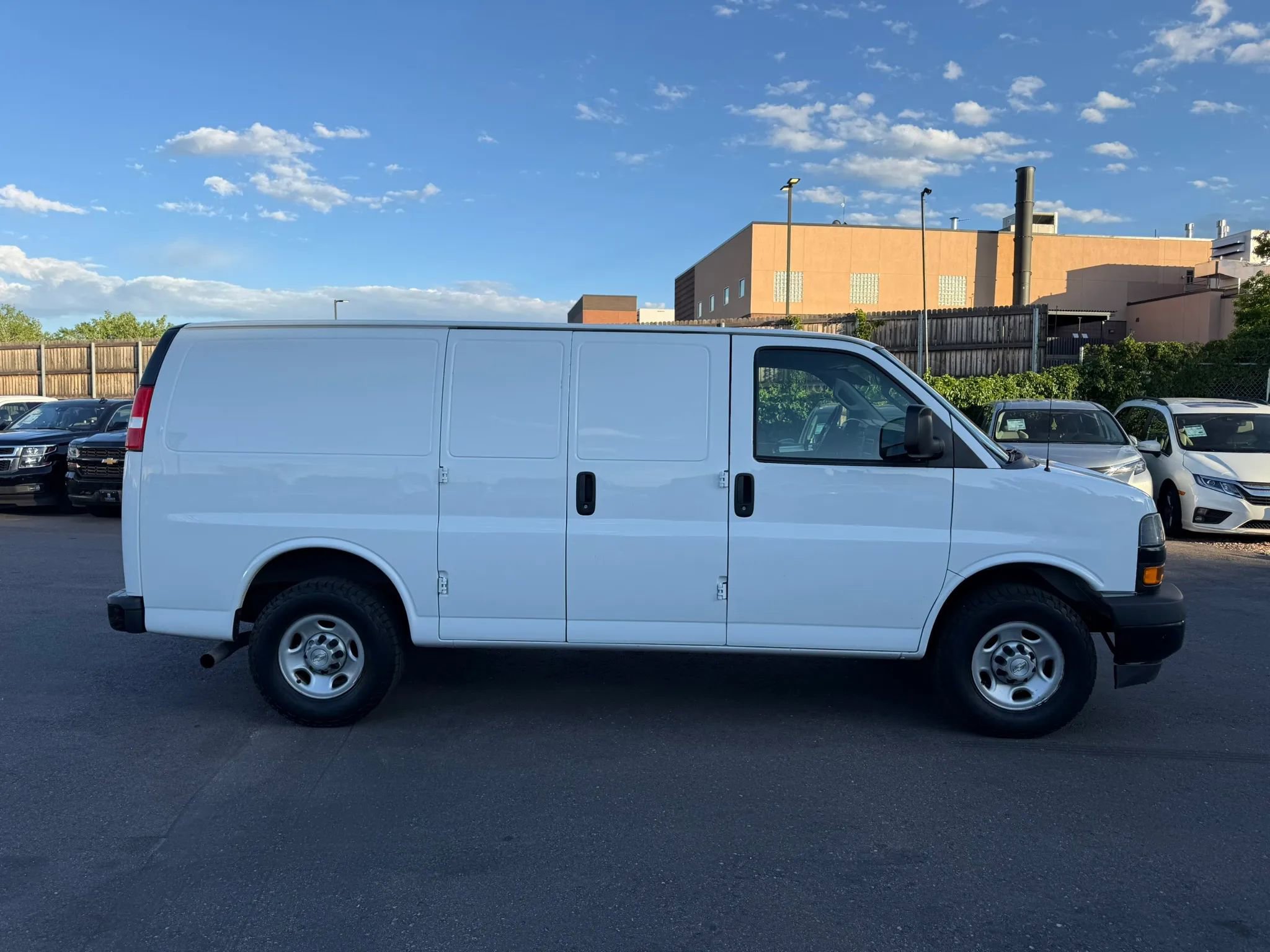 Used 2021 Chevrolet Express 2500 RWD image 8