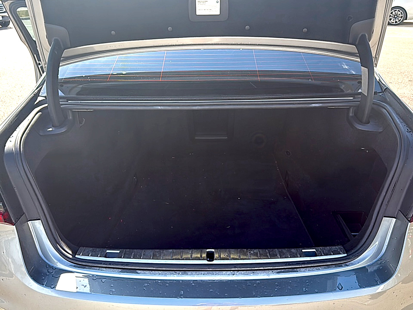 Used 2022 BMW 740i w/ M Sport Package RWD image 9